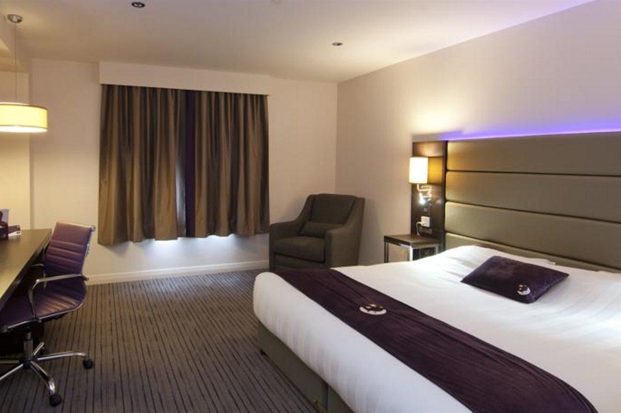 Premier Inn Glasgow East Kilbride - Peel Park Zewnętrze zdjęcie